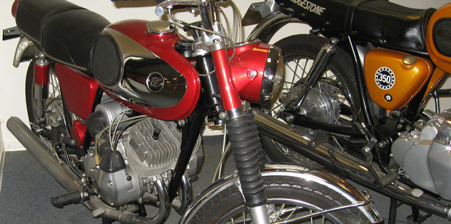 Les motos Bridgestone  au Salon Moto Légende 2013