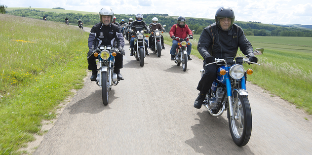 Balade en Bourgogne en Yamaha 125 AS2 de 1969