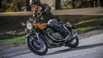 facile d’accès la CB 750 est d’un comportement neutre. La finesse de ses pneus lui procure une maniabilité oubliée aujourd’hui facile d’accès la CB 750 est d’un comportement neutre. La finesse de ses pneus lui procure une maniabilité oubliée aujourd’hui