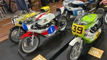  La Kawasaki de Christian Ravel, la Yamaha avec laquelle Jarno Saarinen gagne les 200 miles de Daytona, la Yamaha qui donne à Agostini son dernier titre en 500